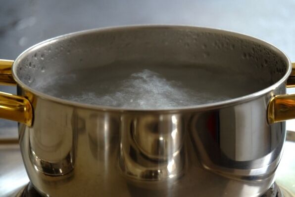 آب گرم برای ماساژ بزرگ کردن آلت تناسلی