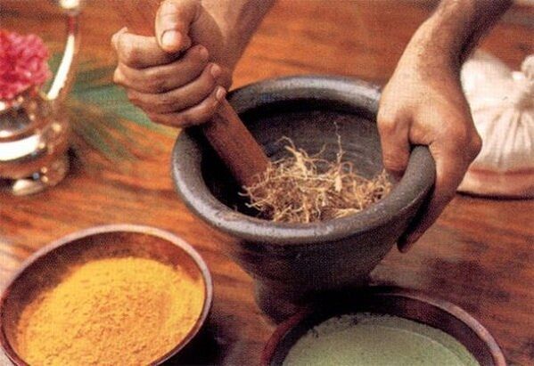 تهیه مواد گیاهی برای بزرگ کردن آلت تناسلی یک فرآیند طولانی و پر دردسر است.